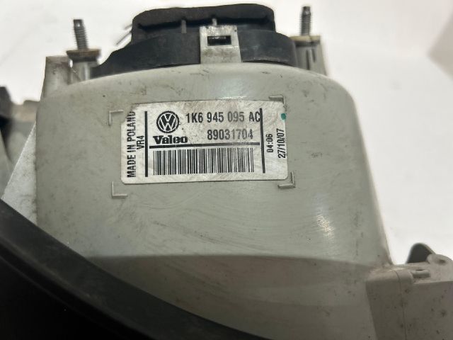 bontott VW GOLF V Bal Hátsó Lámpa