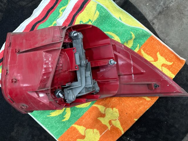 bontott VW GOLF V Bal Hátsó Lámpa