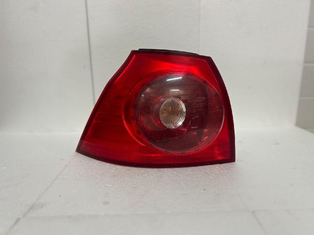 bontott VW GOLF V Bal Hátsó Lámpa