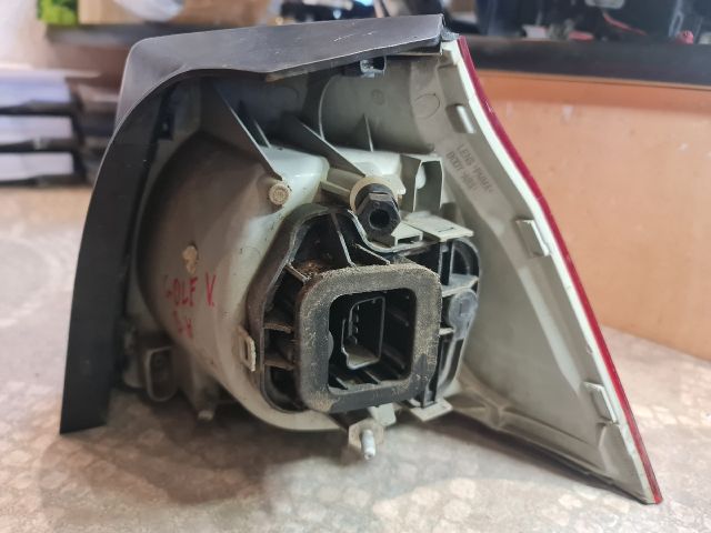 bontott VW GOLF V Bal Hátsó Lámpa