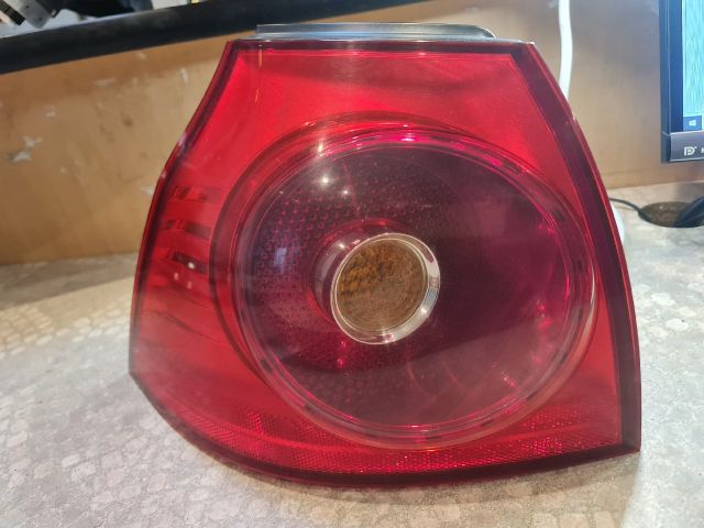 bontott VW GOLF V Bal Hátsó Lámpa