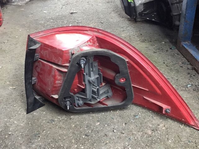 bontott VW GOLF V Bal hátsó Lámpabúra