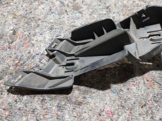 bontott VW GOLF V Bal hátsó Lökhárító Tartó (Műanyag)