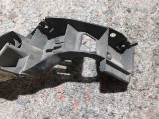 bontott VW GOLF V Bal hátsó Lökhárító Tartó (Műanyag)