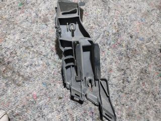 bontott VW GOLF V Bal hátsó Lökhárító Tartó (Műanyag)