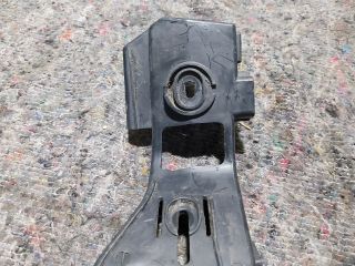 bontott VW GOLF V Bal hátsó Lökhárító Tartó (Műanyag)