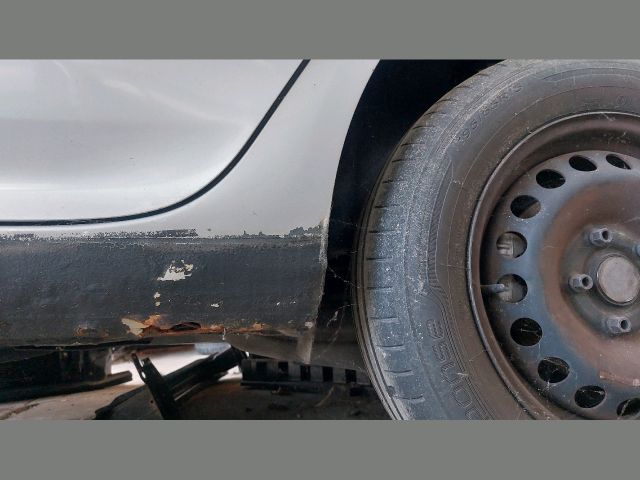 bontott VW GOLF V Bal hátsó Sárvédő