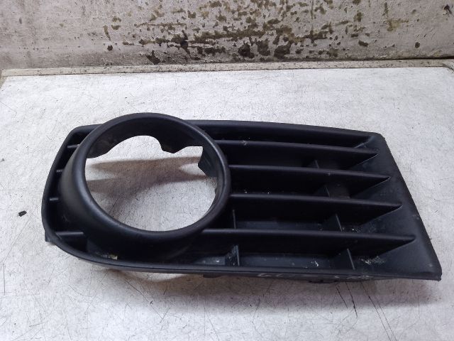 bontott VW GOLF V Bal Ködfényszóró Lámpakeret