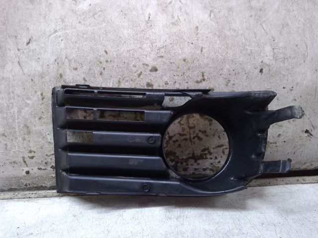 bontott VW GOLF V Bal Ködfényszóró Lámpakeret