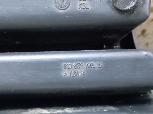 bontott VW GOLF V Bal Ködfényszóró Lámpakeret