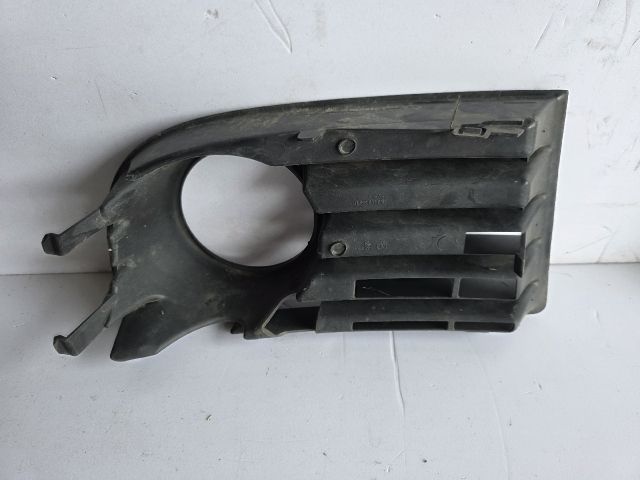 bontott VW GOLF V Bal Ködlámpa Rács