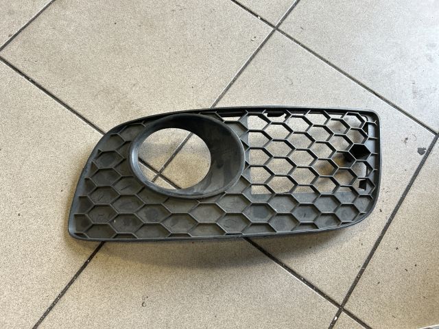 bontott VW GOLF V Bal Ködlámpa Rács