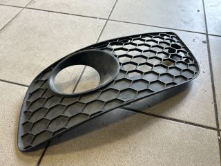 bontott VW GOLF V Bal Ködlámpa Rács