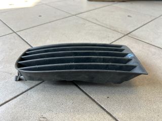 bontott VW GOLF V Bal Ködlámpa Rács