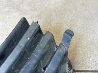 bontott VW GOLF V Bal Ködlámpa Rács