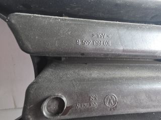 bontott VW GOLF V Bal Ködlámpa Rács