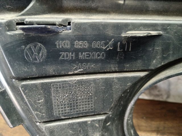 bontott VW GOLF V Bal Ködlámpa Rács