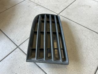 bontott VW GOLF V Bal Ködlámpa Rács