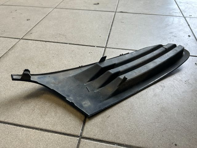 bontott VW GOLF V Bal Ködlámpa Rács