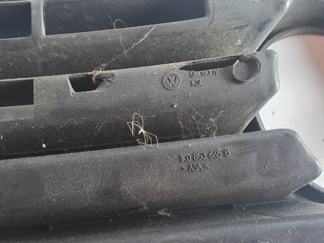 bontott VW GOLF V Bal Ködlámpa Rács