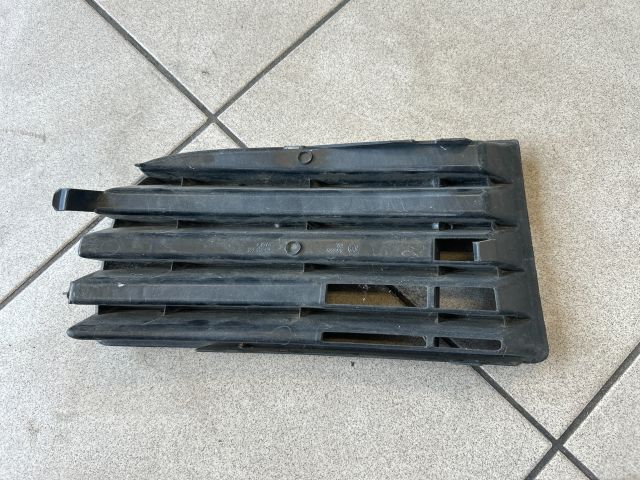 bontott VW GOLF V Bal Ködlámpa Rács