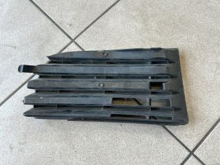 bontott VW GOLF V Bal Ködlámpa Rács