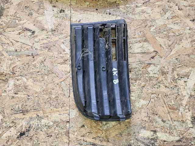 bontott VW GOLF V Bal Ködlámpa Rács