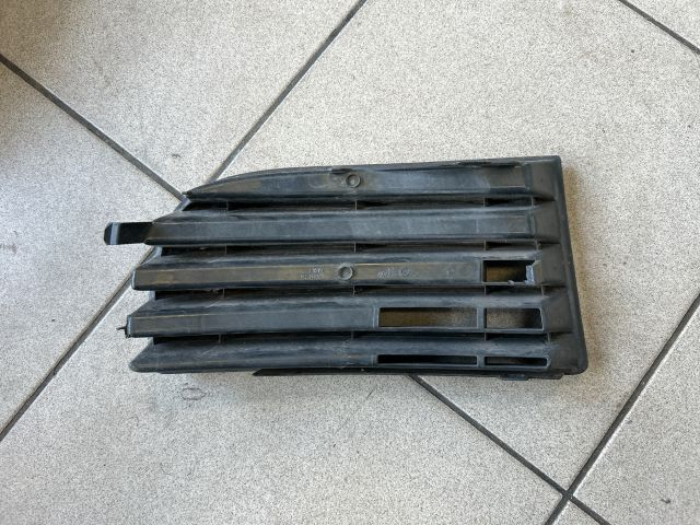 bontott VW GOLF V Bal Ködlámpa Rács