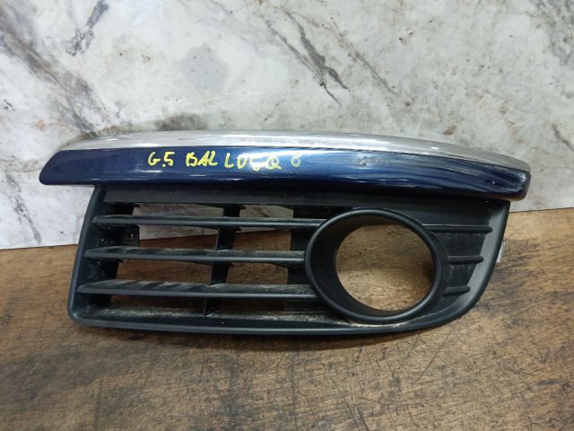 bontott VW GOLF V Bal Ködlámpa Rács