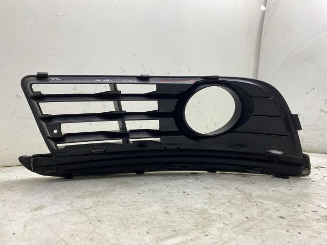 bontott VW GOLF V Bal Ködlámpa Rács