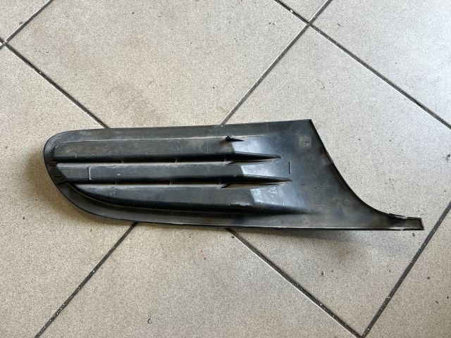 bontott VW GOLF V Bal Ködlámpa Rács