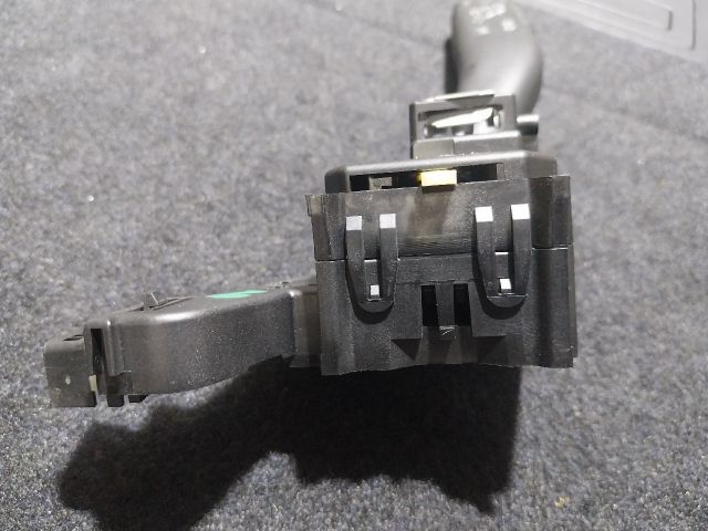 bontott VW GOLF V Bal Kormánykapcsoló Irányjelző (Tempomatos)