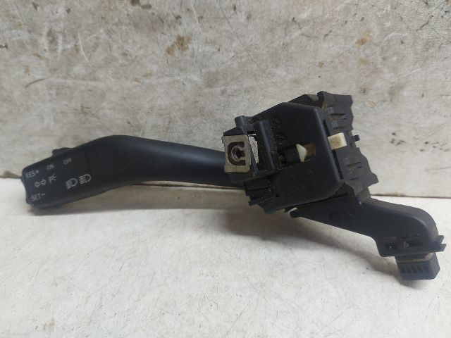 bontott VW GOLF V Bal Kormánykapcsoló Irányjelző (Tempomatos)