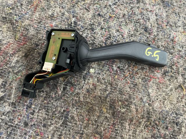 bontott VW GOLF V Bal Kormánykapcsoló Irányjelző (Tempomatos)