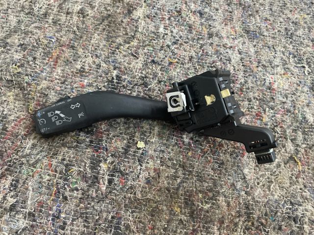 bontott VW GOLF V Bal Kormánykapcsoló Irányjelző (Tempomatos)