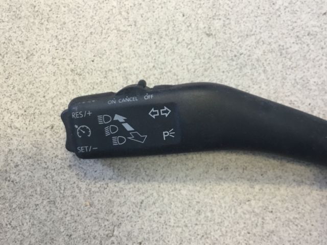 bontott VW GOLF V Bal Kormánykapcsoló Irányjelző (Tempomatos)