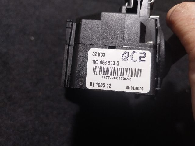 bontott VW GOLF V Bal Kormánykapcsoló Irányjelző (Tempomatos)