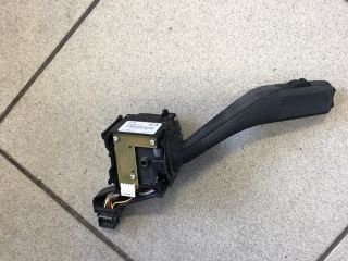 bontott VW GOLF V Bal Kormánykapcsoló Irányjelző (Tempomatos)