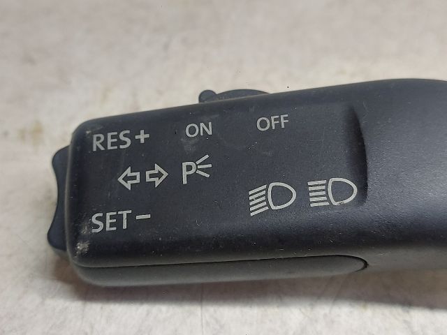 bontott VW GOLF V Bal Kormánykapcsoló Irányjelző (Tempomatos)