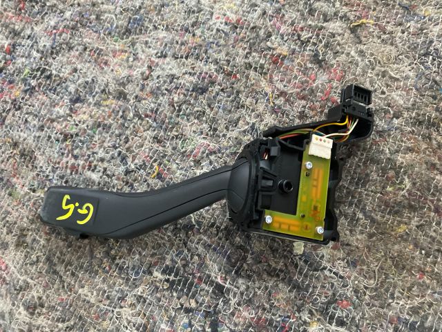 bontott VW GOLF V Bal Kormánykapcsoló Irányjelző (Tempomatos)