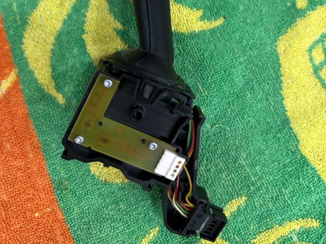 bontott VW GOLF V Bal Kormánykapcsoló Irányjelző (Tempomatos)