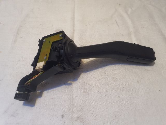 bontott VW GOLF V Bal Kormánykapcsoló Irányjelző (Tempomatos)