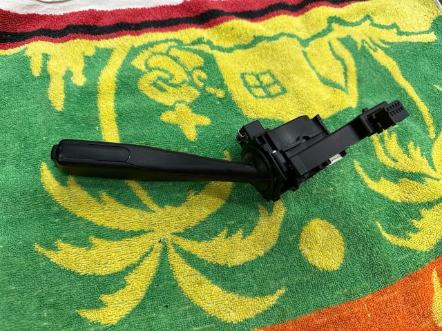 bontott VW GOLF V Bal Kormánykapcsoló Irányjelző (Tempomatos)