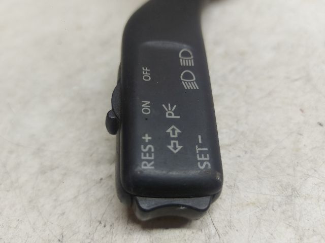 bontott VW GOLF V Bal Kormánykapcsoló Irányjelző (Tempomatos)