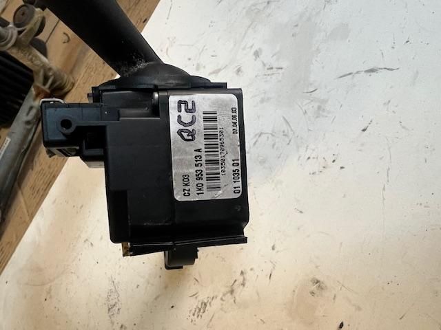 bontott VW GOLF V Bal Kormánykapcsoló Irányjelző (Tempomatos)