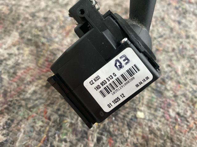 bontott VW GOLF V Bal Kormánykapcsoló Irányjelző (Tempomatos)