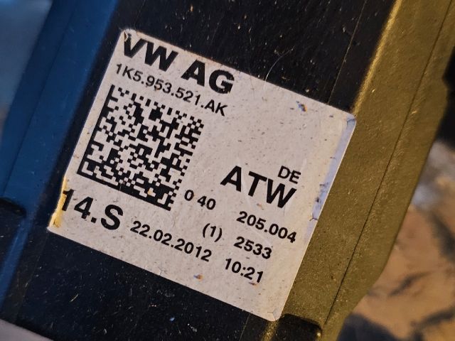 bontott VW GOLF V Bal Kormánykapcsoló Irányjelző (Tempomatos)