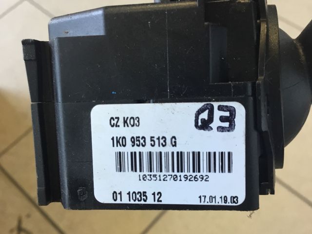 bontott VW GOLF V Bal Kormánykapcsoló Irányjelző (Tempomatos)