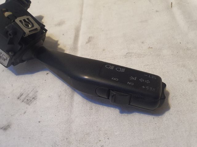 bontott VW GOLF V Bal Kormánykapcsoló Irányjelző (Tempomatos)