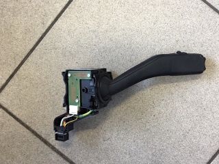 bontott VW GOLF V Bal Kormánykapcsoló Irányjelző (Tempomatos)